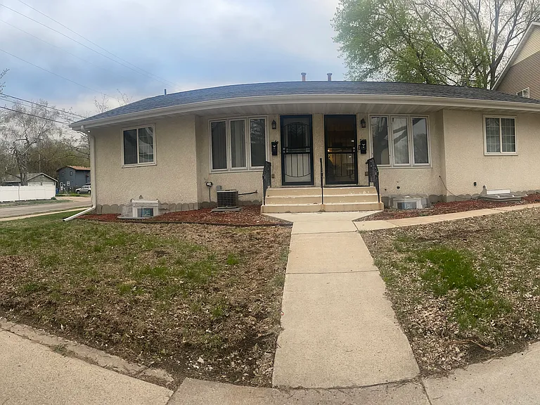 746 Minnehaha Ave W #746 — Photo 2