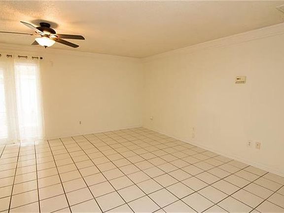 3rd image of 1002 Westwood Dr