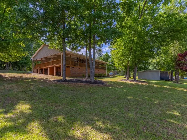 135 Driftwood Rd, Cross Hill, SC 29332