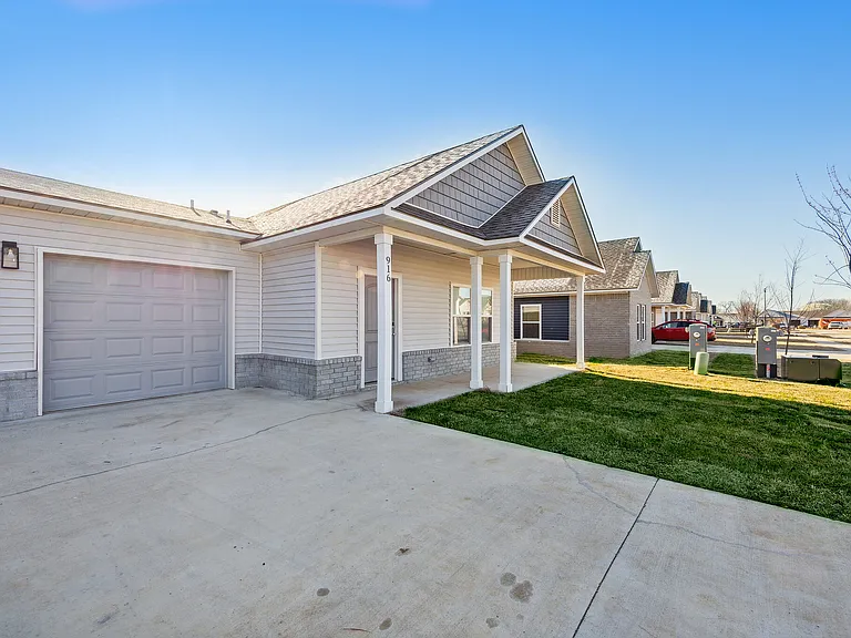 802 Valley Oaks Ln — Photo 21