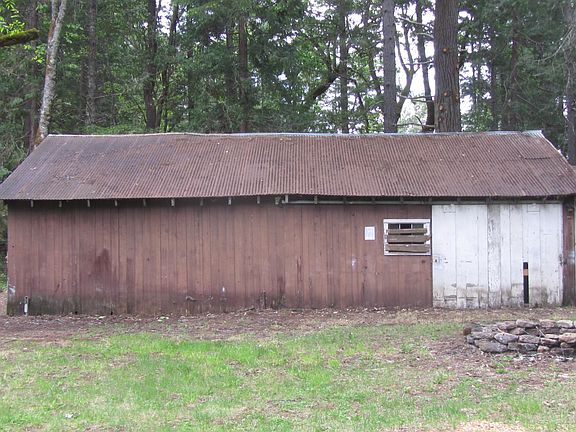 5th image of 17558 Redwood Hwy