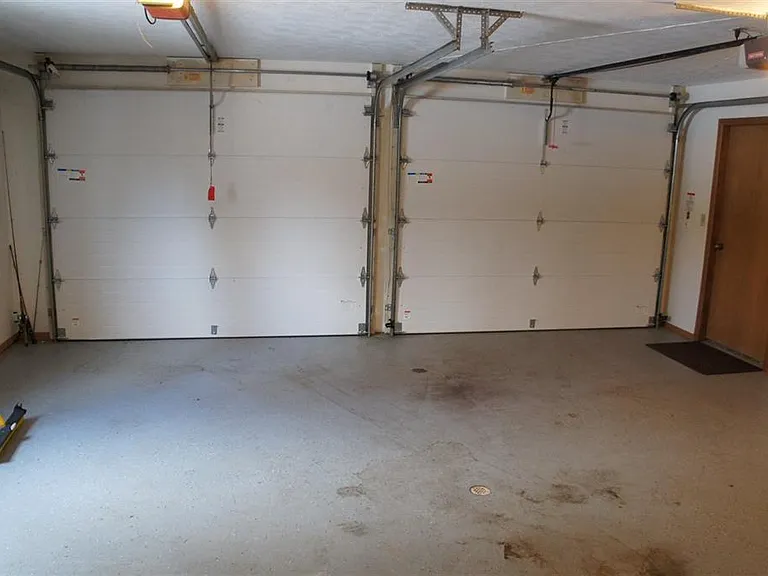 2787 Templeton St — Photo 12