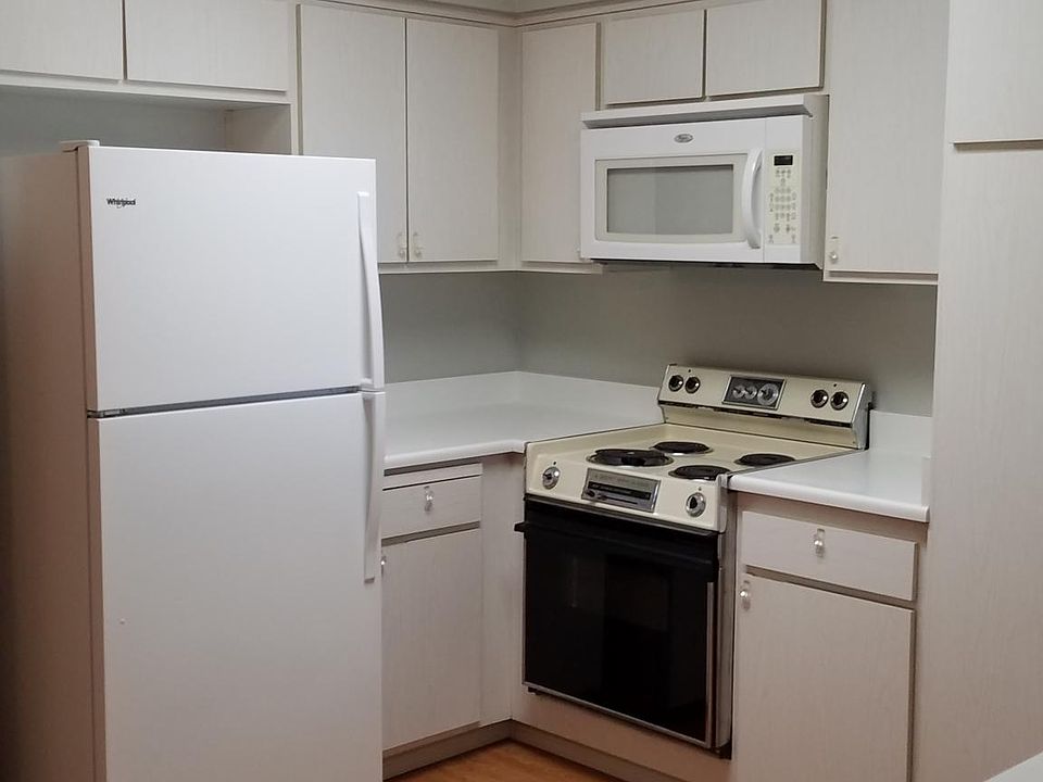 1st image of 3556 Bartlett Ave