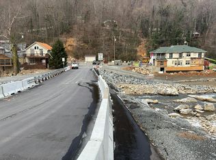 126 Southside Dr, Lake Lure, NC 28746