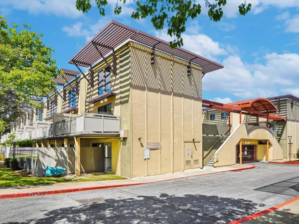 3203 Admiralty Ln, Foster City, CA 94404