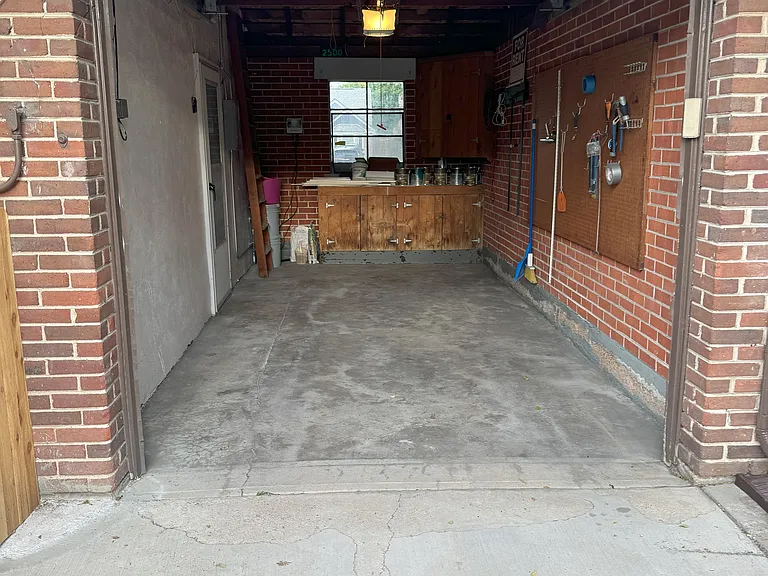 1 car garage