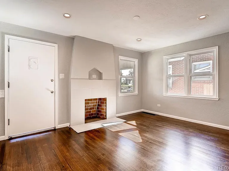 3541 N Saint Paul St — Photo 2