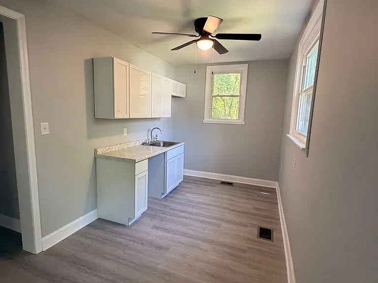 4140 W Broadway — Photo 11