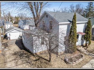 809 Shiocton St, New London, WI 54961