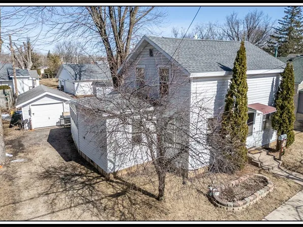 809 Shiocton St, New London, WI 54961