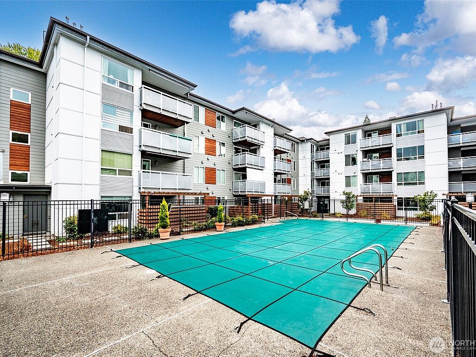 Swimming Pool Facing North
