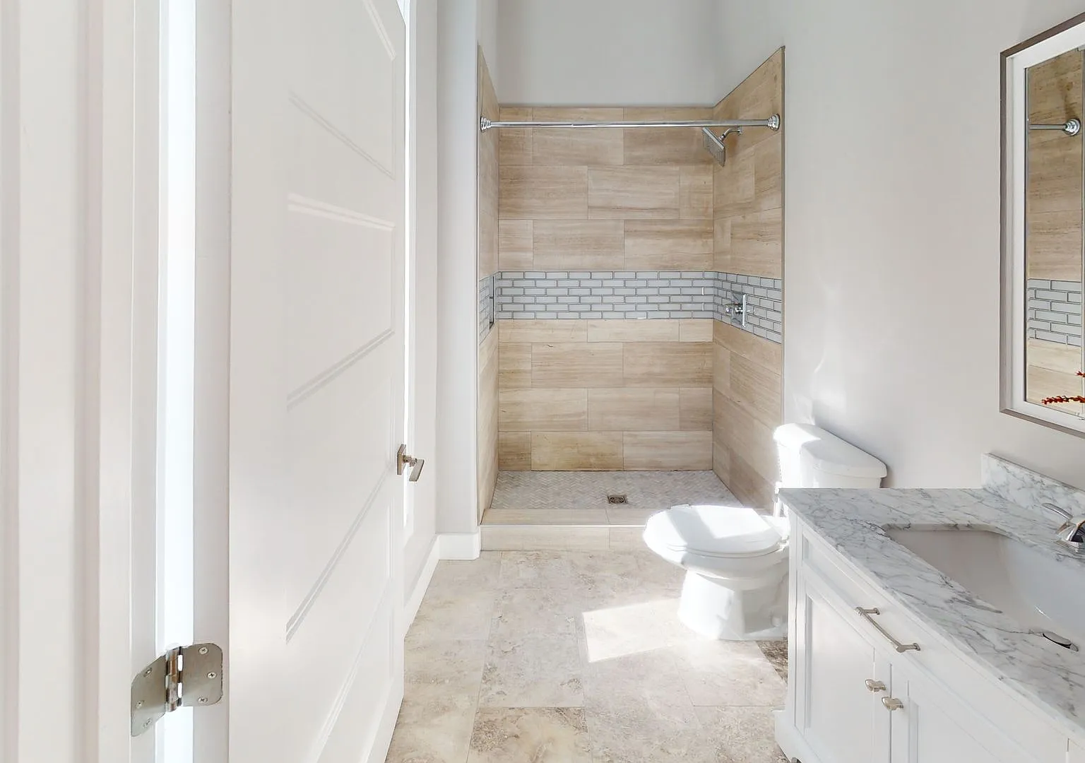 6BR in Fort Sanders | Walk to UTK & Neyland Stadium — Photo 4