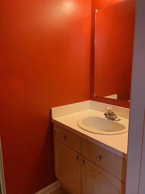 2 bed, 1.5 bath, 1120 sqft, $2,100 — Photo 4