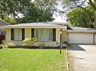 208 N Erie St, Wheaton, IL 60187