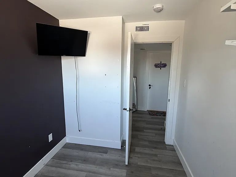 227 Blackburn Ave #4 — Photo 3