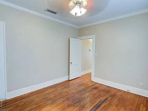 4th image of 906 Gladstone Blvd