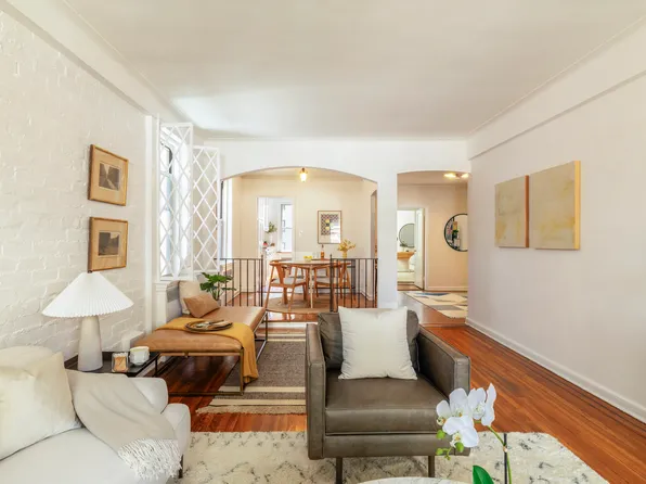 310 West 55th Street image 4 of 16