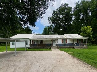 1588 N Feemster Lake Rd, Tupelo, MS 38804