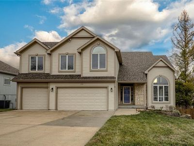 905 Aspen Dr, Smithville, MO, 64089