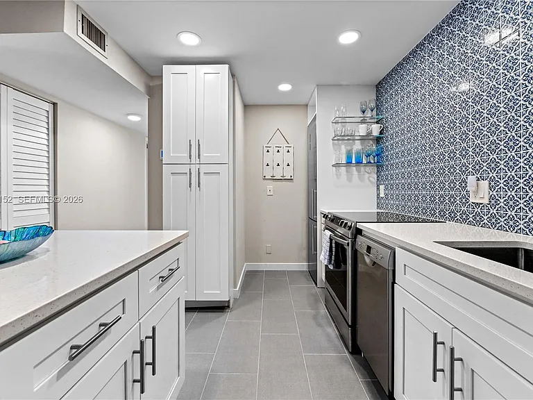 812 Sky Pine Way #C2 — Photo 12