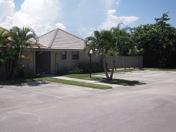 2nd image of 1127 E Seminole Ave APT 18A