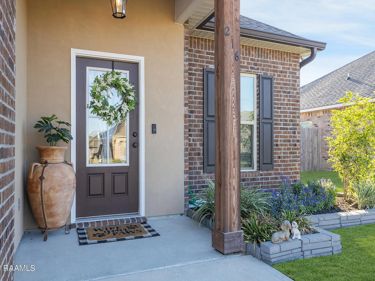 3 bed, 1629 sqft, $1,900 — Photo 2