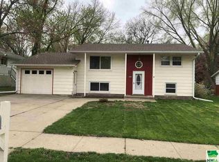 502 W Clark St, Vermillion, SD 57069