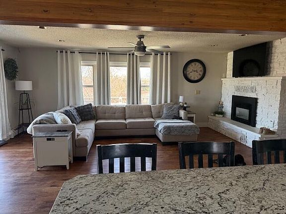 4th image of 128 Sapphire Dr