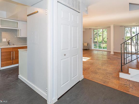 4th image of 5709 N Kings Hwy #331