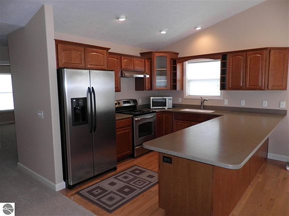 4th image of 9696 Westwood Dr