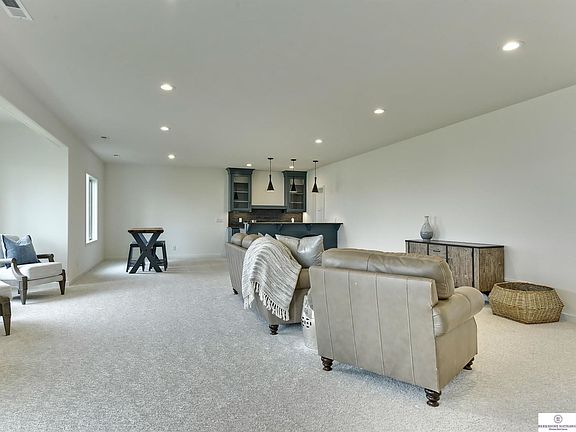 5th image of 18131 Miami St