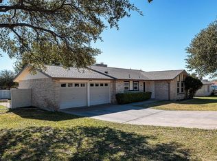 200 Tomahawk Trl, Del Rio, TX 78840
