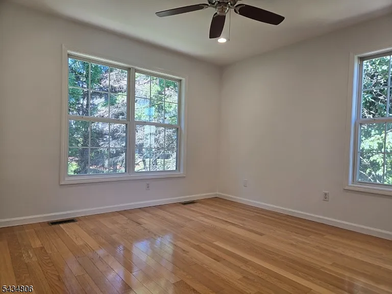 313 Winthrop Dr — Photo 16