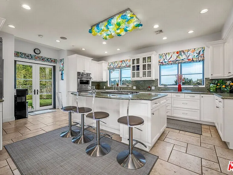 3110 Benedict Canyon Dr — Photo 21