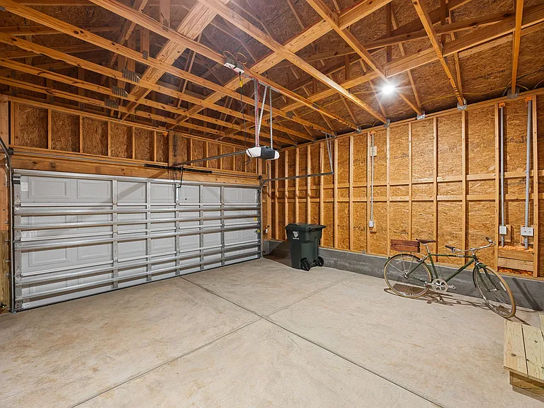 712 Rumbling Leaf Ln — Photo 36