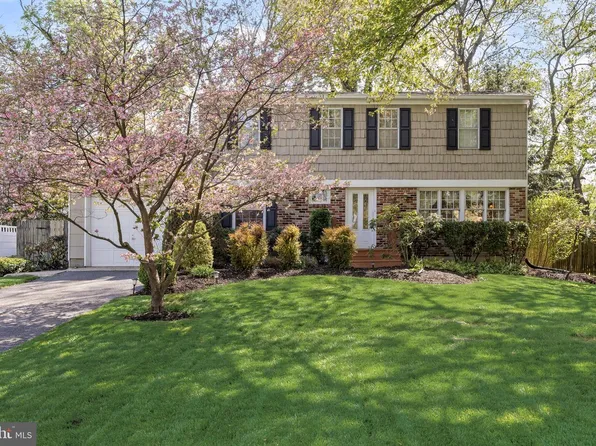 206 Croyden Dr, Cherry Hill, NJ 08003