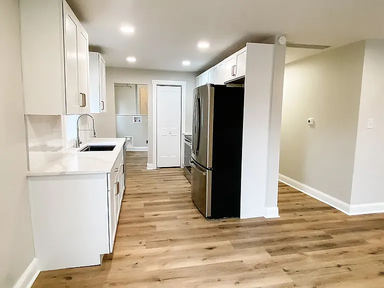 1142 S Keystone Ave — Photo 6