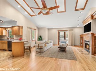 839 Pebble Beach Dr, Madison, WI 53717