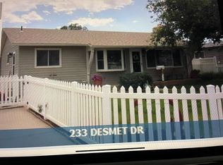 233 Desmet Dr, Cheyenne, WY 82007