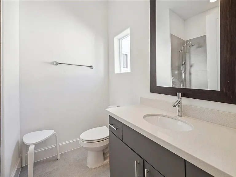 2714 Harvard St — Photo 26