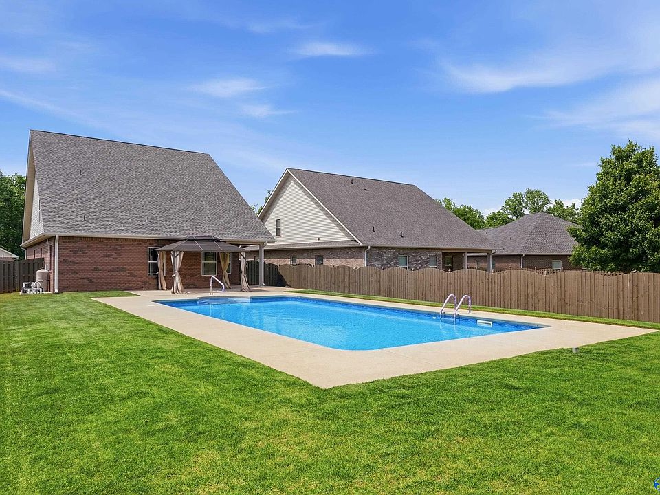 1st image of 428 E Mossyleaf Dr