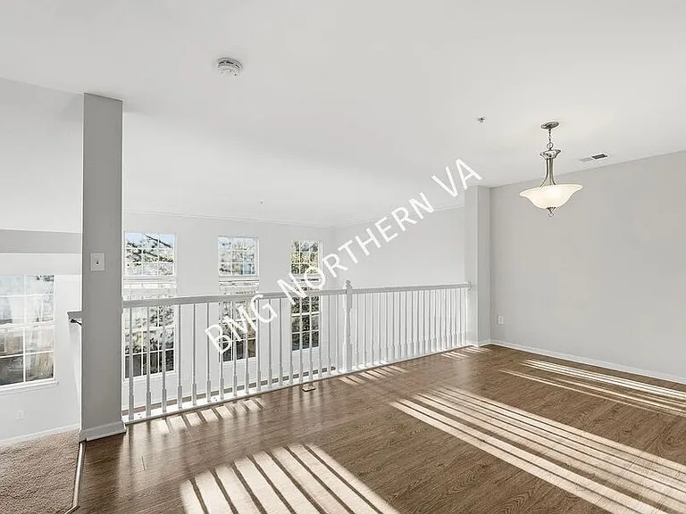 1881 Crescent Park Dr — Photo 7