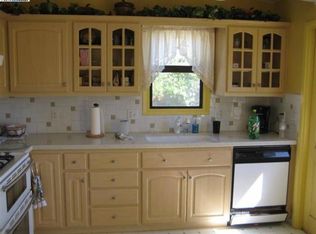 30988 Meadowbrook Ave, Hayward, CA 94544