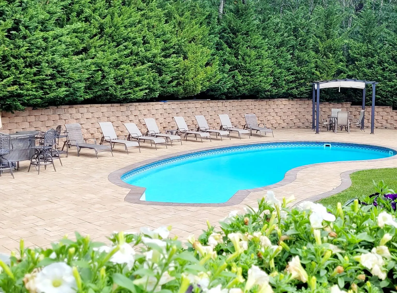 5 bed, 4.5 bath, 3550 sqft, $45,000 — Photo 2