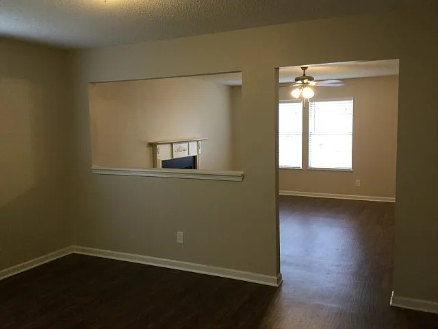 332 Aberdeen Cir — Photo 8