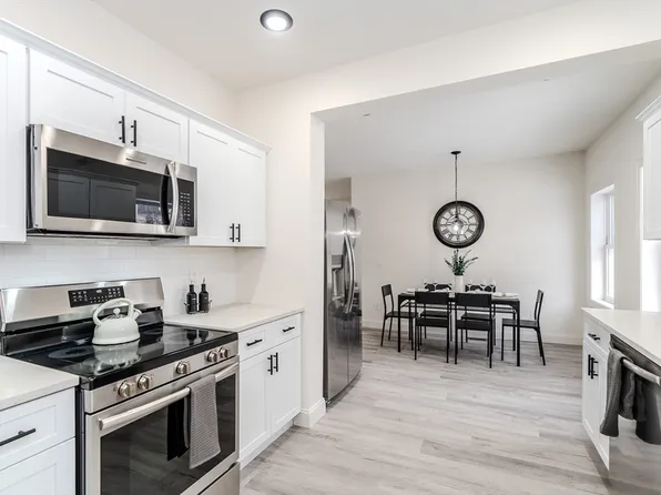 44 Hollywood St, Springfield, MA 01108