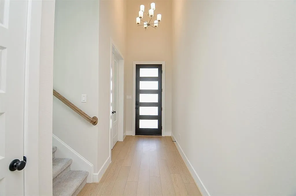 4 bed, 3.0 bath, 3101 sqft, $3,600 — Photo 4