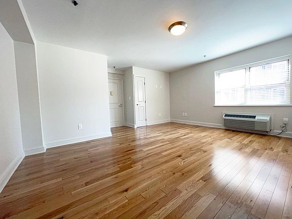 4th image of 70 S Munn Ave APT 810
