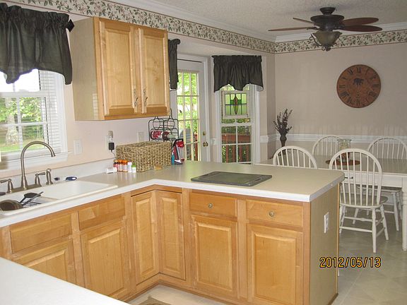 Eat In Kitchen - Dining Area