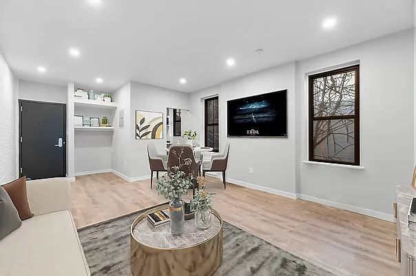 Rented by REAL New York | media 2